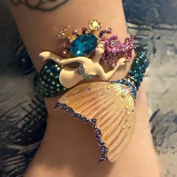 Betsy Johnson Mermaid Brooch - Picture 3 of 3